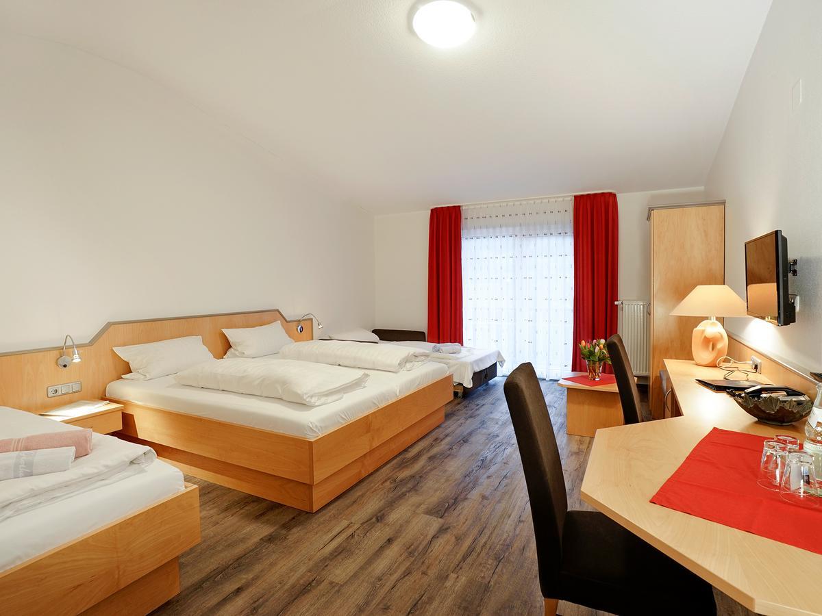 Hotel Gasthof Zum Biber Motten Bagian luar foto