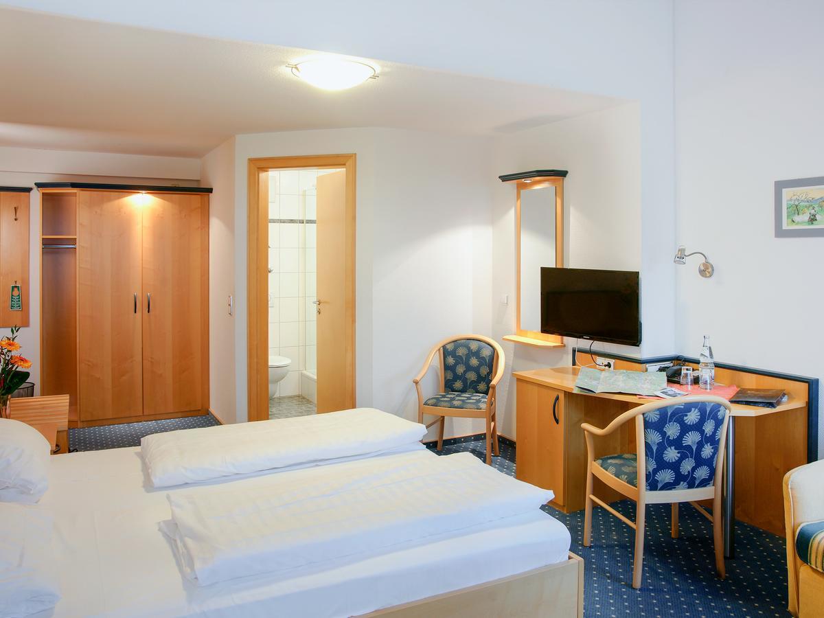 Hotel Gasthof Zum Biber Motten Bagian luar foto