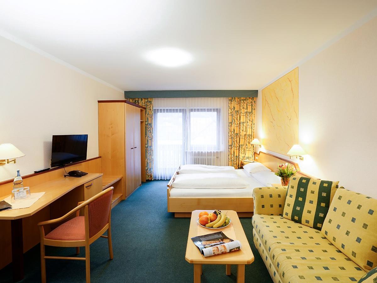 Hotel Gasthof Zum Biber Motten Bagian luar foto