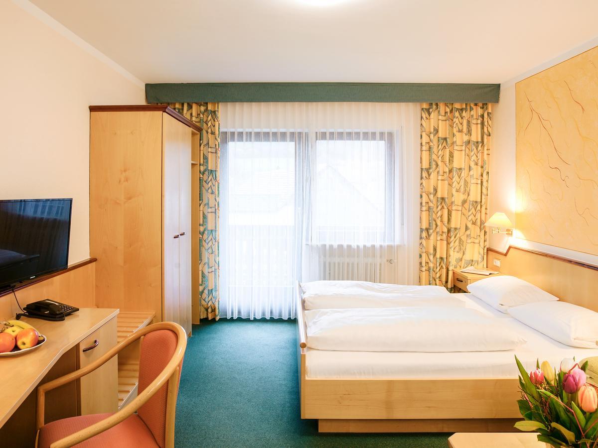 Hotel Gasthof Zum Biber Motten Bagian luar foto
