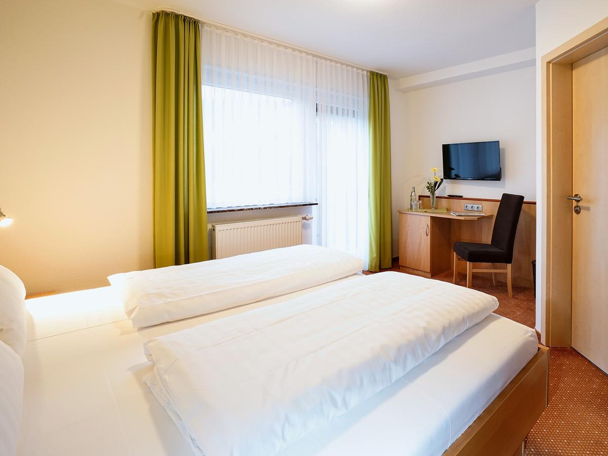 Hotel Gasthof Zum Biber Motten Bagian luar foto