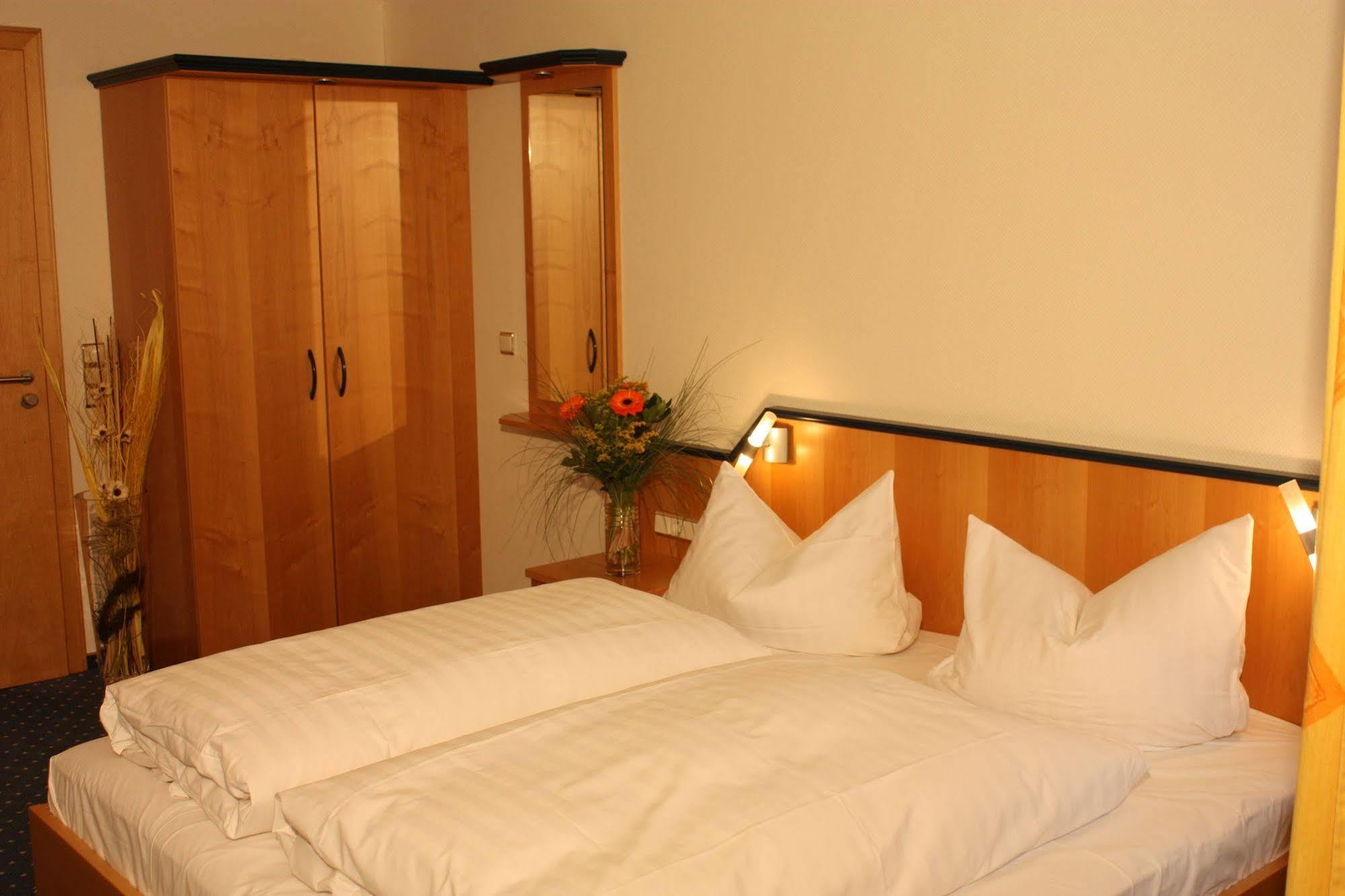 Hotel Gasthof Zum Biber Motten Bagian luar foto
