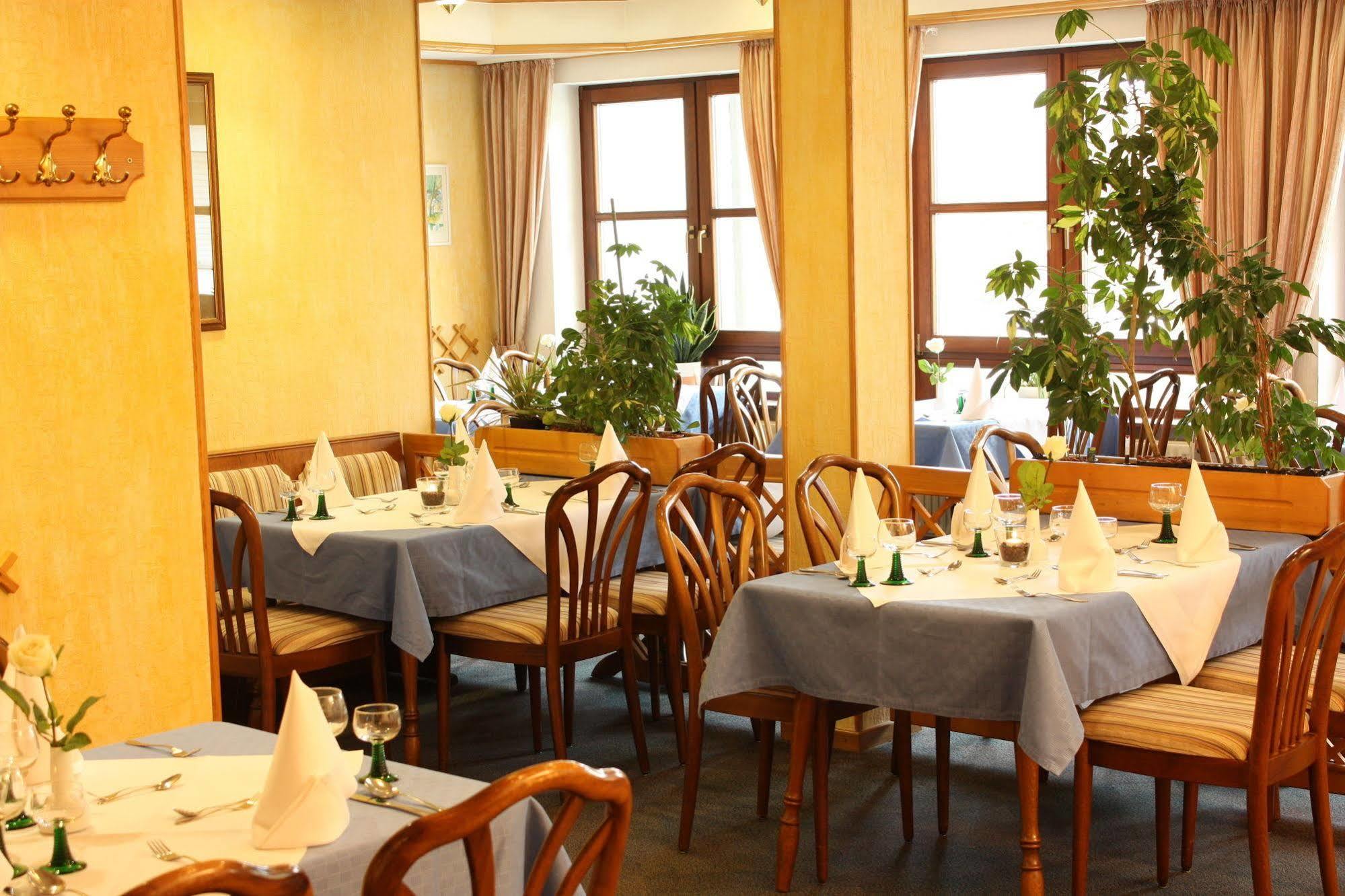 Hotel Gasthof Zum Biber Motten Bagian luar foto