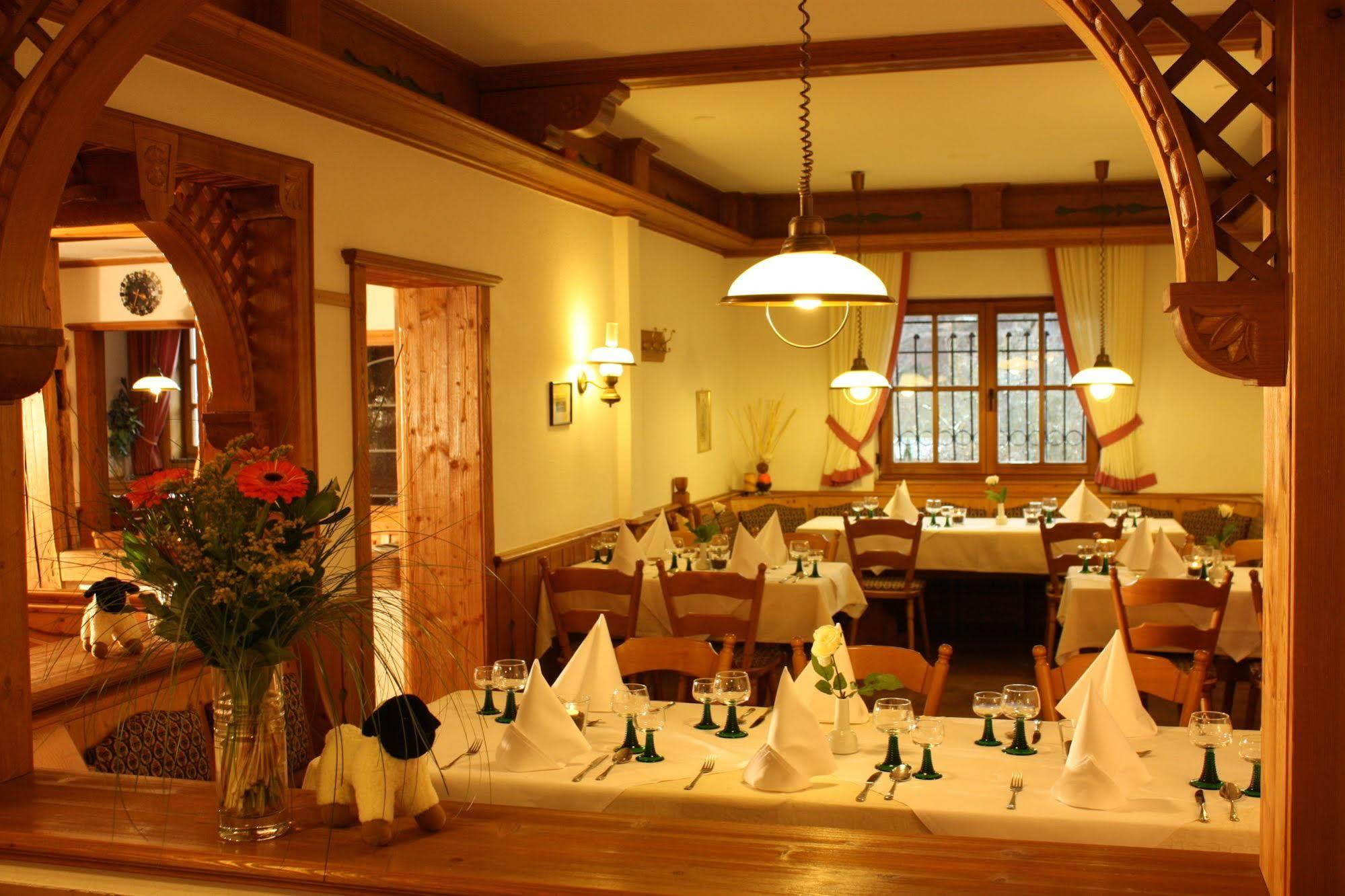 Hotel Gasthof Zum Biber Motten Bagian luar foto