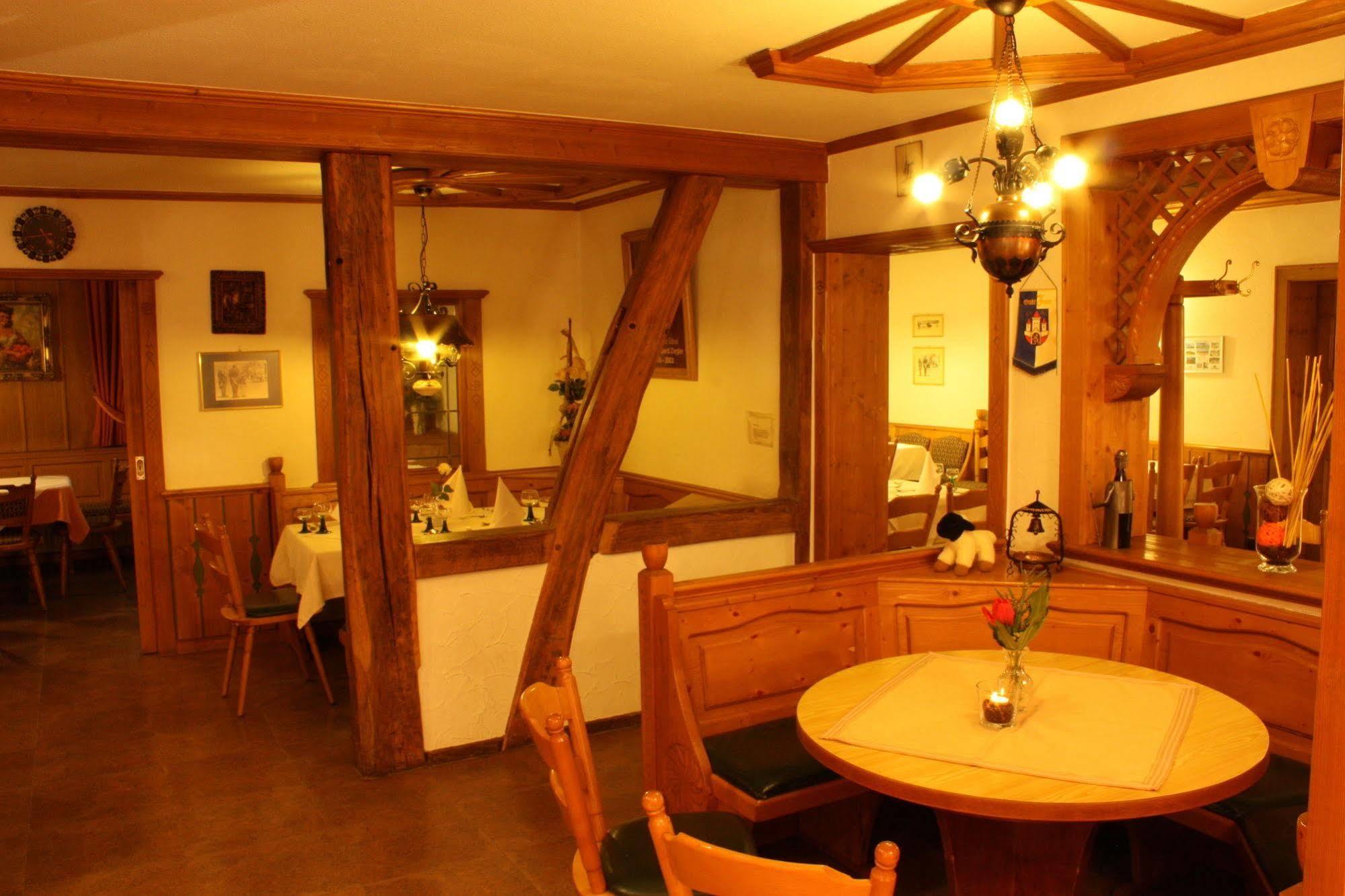 Hotel Gasthof Zum Biber Motten Bagian luar foto